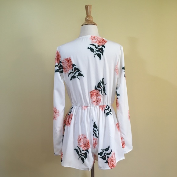 💥 CLEARANCE Long Sleeve Floral Surplice Romper - Picture 6 of 7